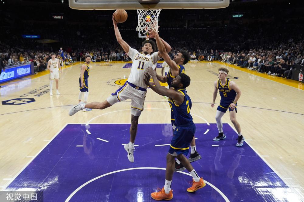 中屡屡脱颖 中屡屡脱颖